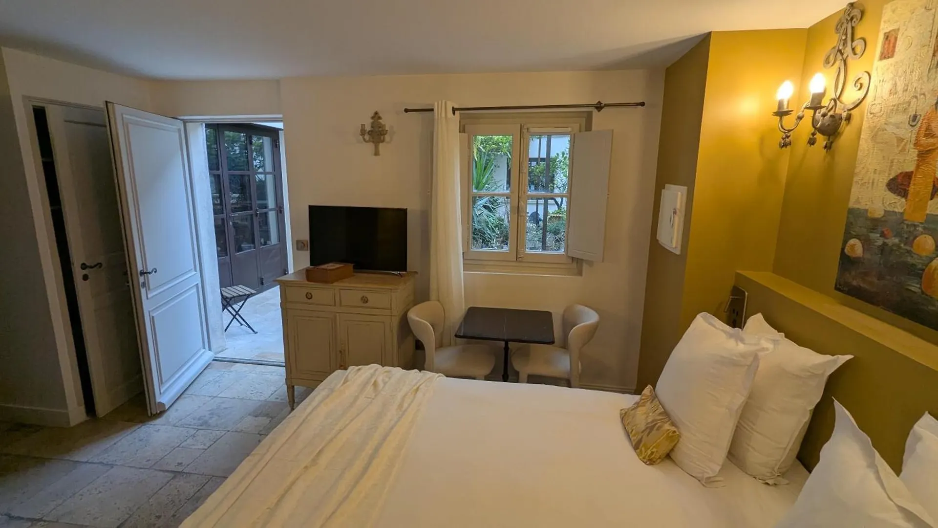 Bed & Breakfast La Maison Des Augustins 4 Stars Spa Et Fitness Avignon