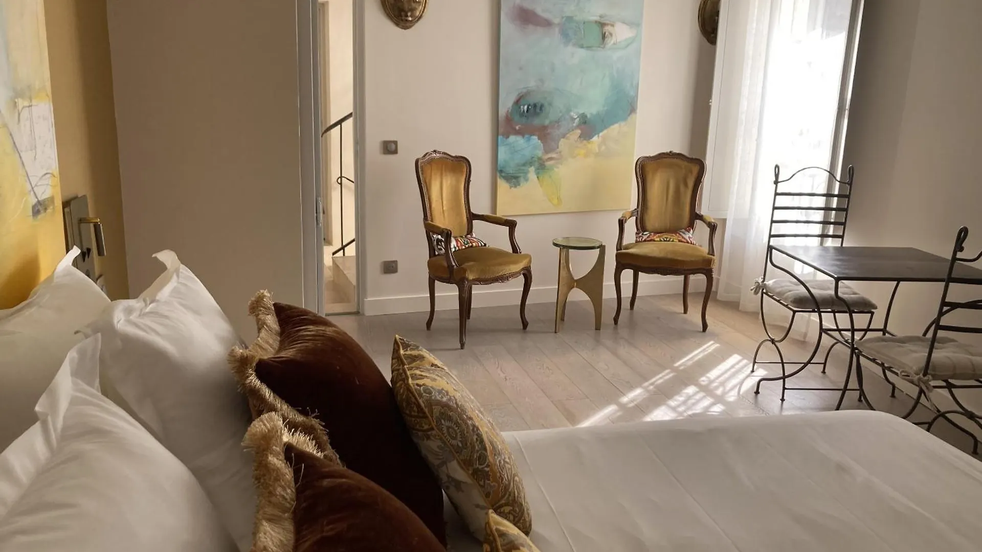 Bed & Breakfast La Maison Des Augustins 4 Stars Spa Et Fitness Avignon