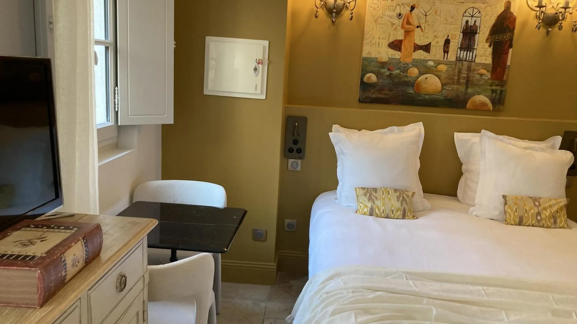 La Maison Des Augustins 4 Stars Spa Et Fitness Avignon 4*,