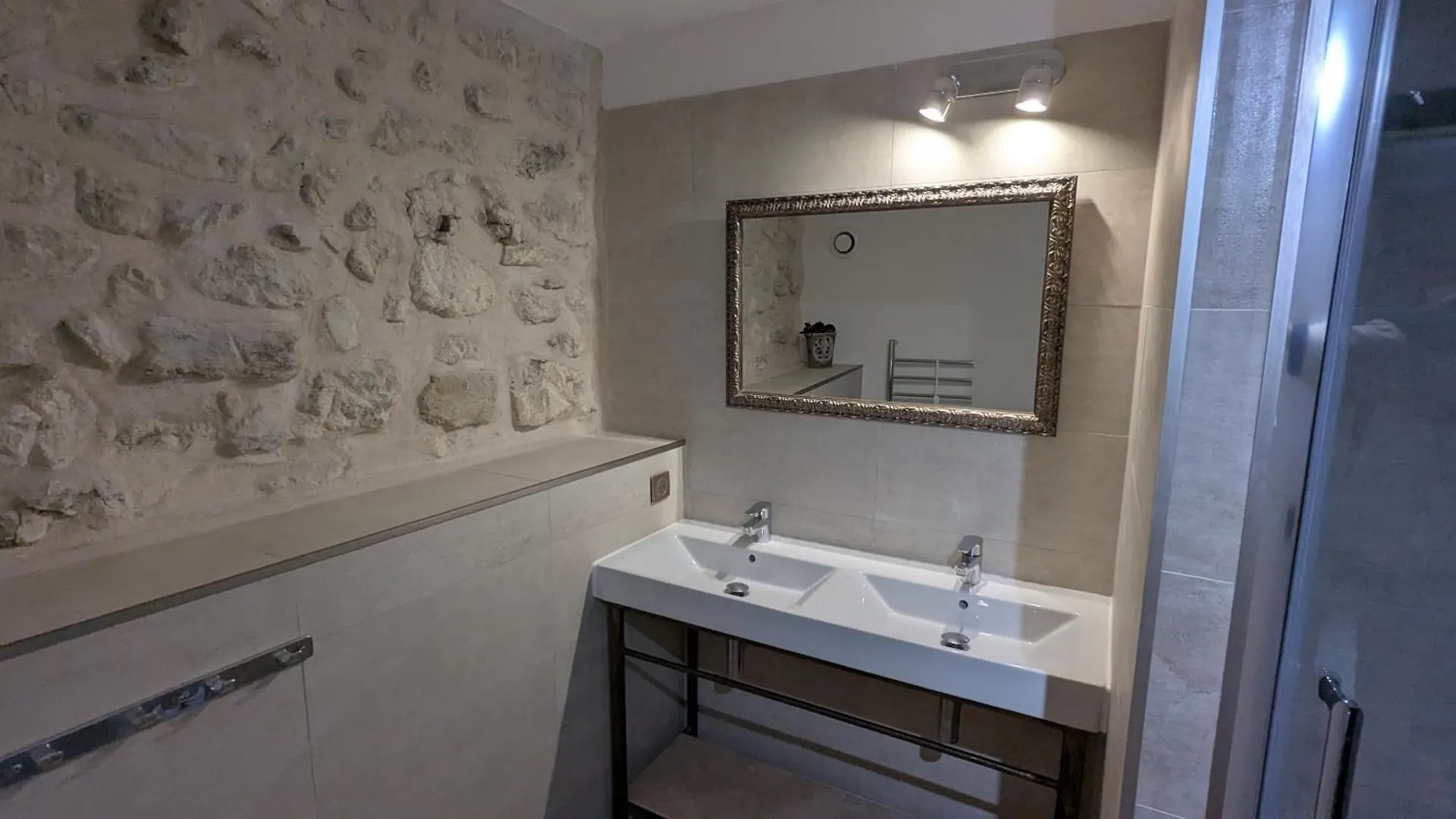 La Maison Des Augustins 4 Stars Spa Et Fitness Avignon 4*,