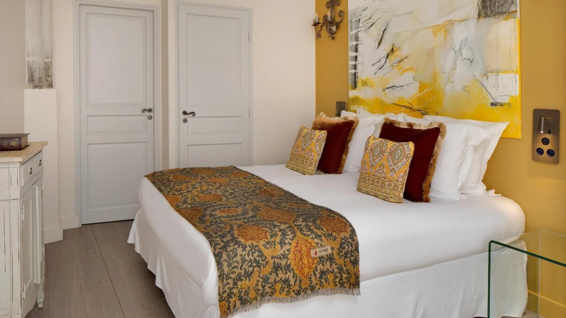 La Maison Des Augustins 4 Stars Spa Et Fitness Avignon 4*,