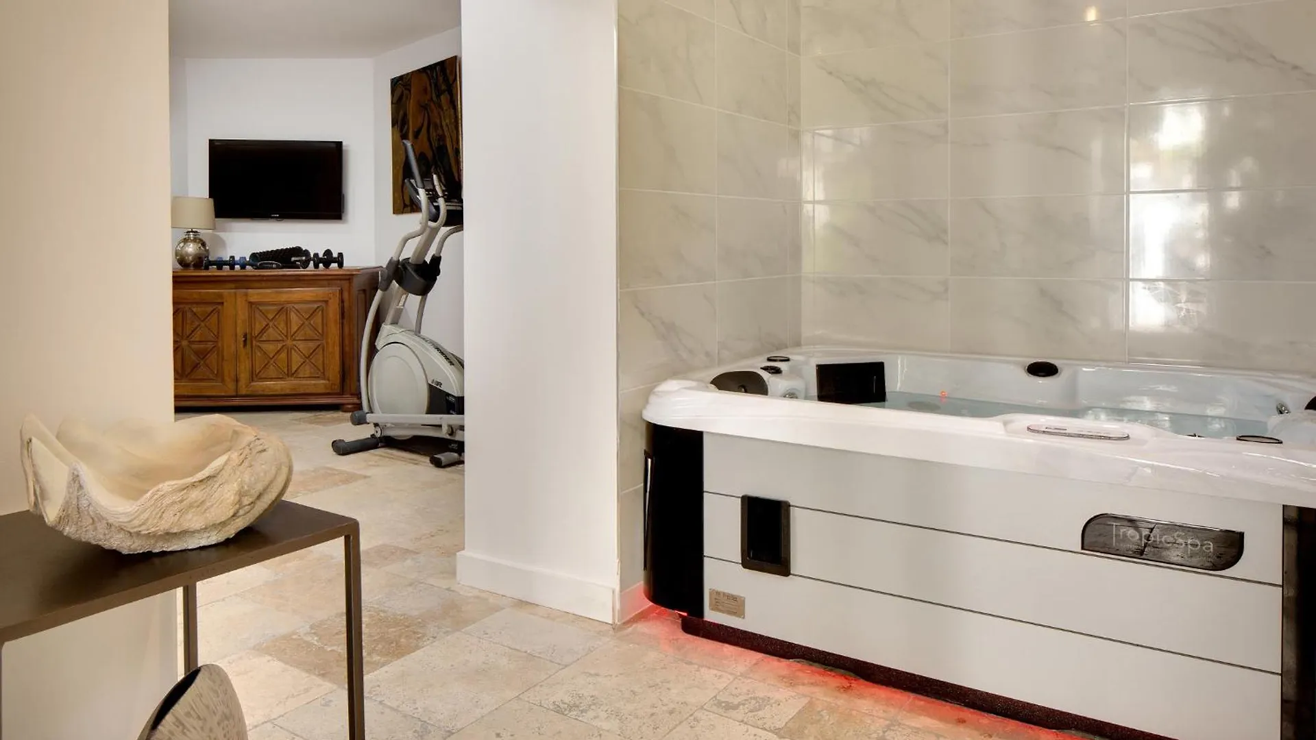 Bed & Breakfast La Maison Des Augustins 4 Stars Spa Et Fitness Avignon