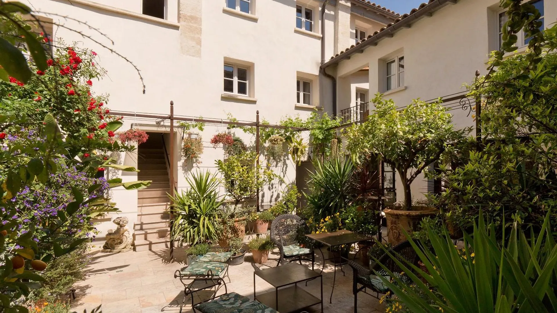 La Maison Des Augustins 4 Stars Spa Et Fitness Avignon Bed & Breakfast