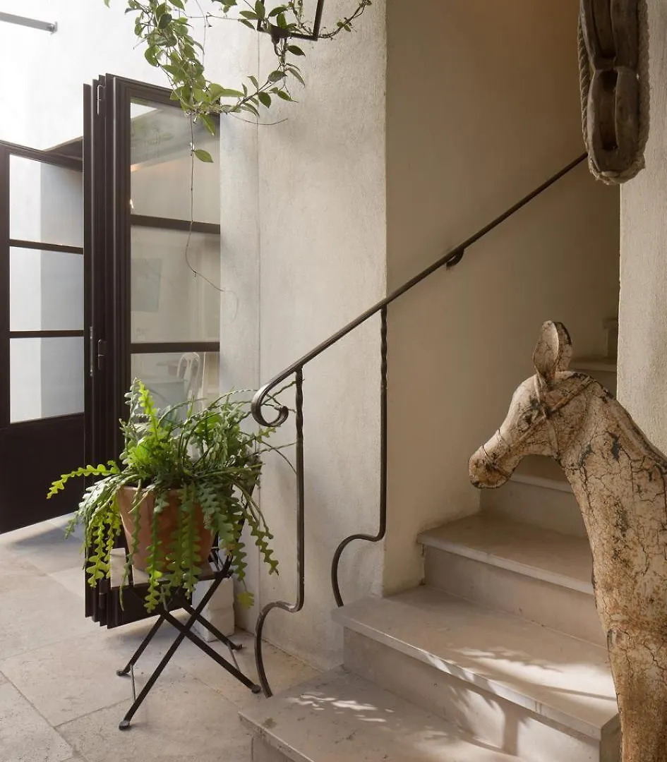 La Maison Des Augustins 4 Stars Spa Et Fitness Avignon 4*,