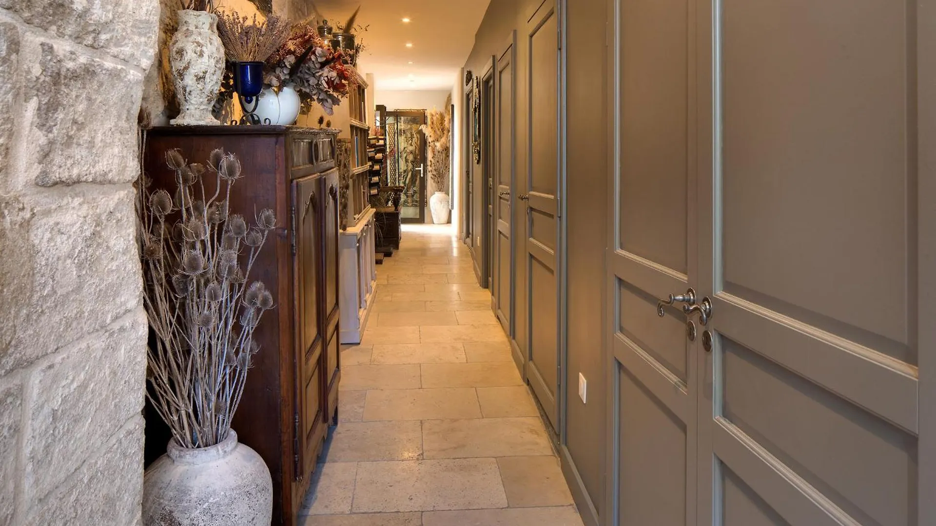 La Maison Des Augustins 4 Stars Spa Et Fitness Avignon Bed & Breakfast