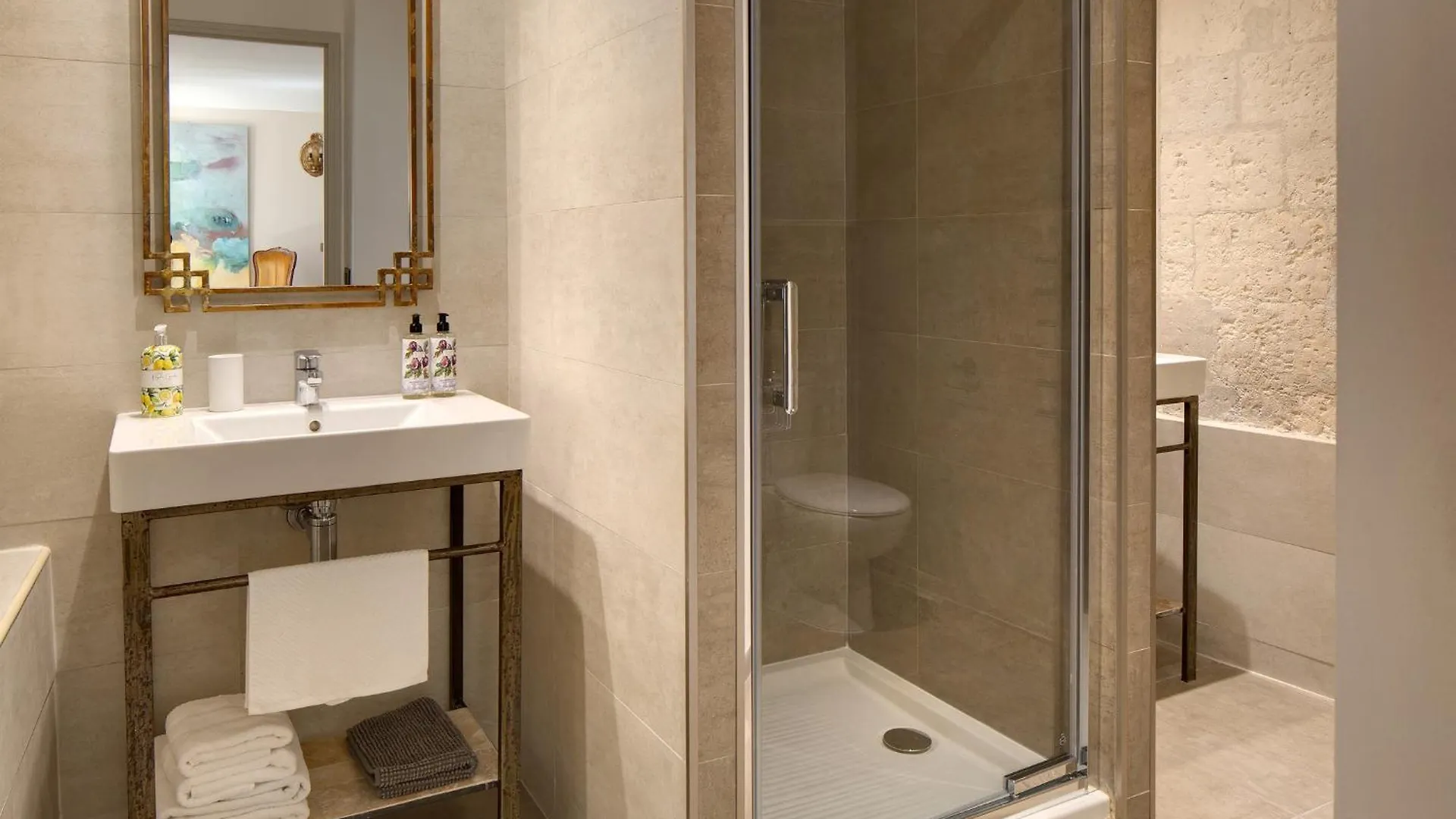 La Maison Des Augustins 4 Stars Spa Et Fitness Avignon Bed & Breakfast