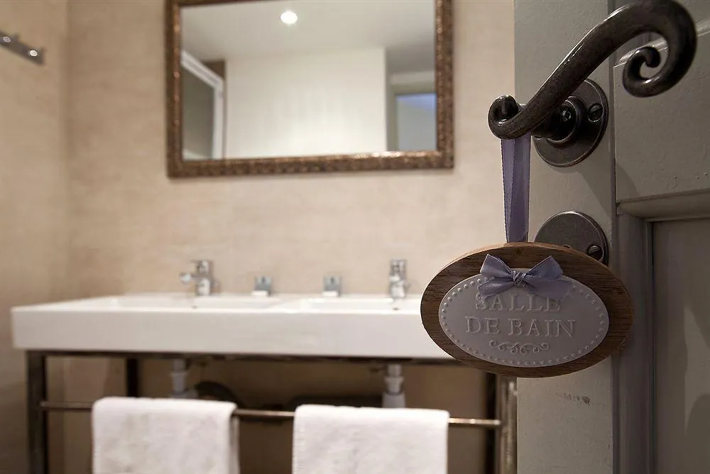 Bed & Breakfast La Maison Des Augustins 4 Stars Spa Et Fitness Avignon