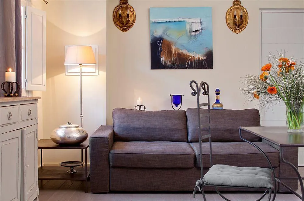 Bed & Breakfast La Maison Des Augustins 4 Stars Spa Et Fitness Avignon